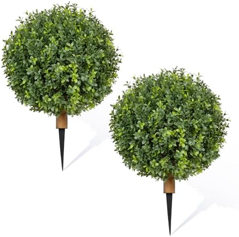 Natural-LOOKING Boxwood Topiary
