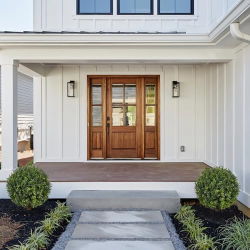 Natural-LOOKING Boxwood Topiary