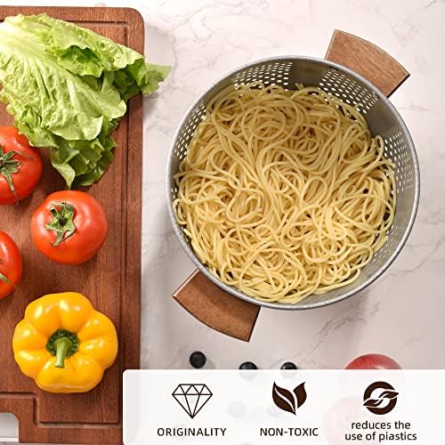Versatile Metal Colander with Easy Grip Handle Durable and Rust-Resistant