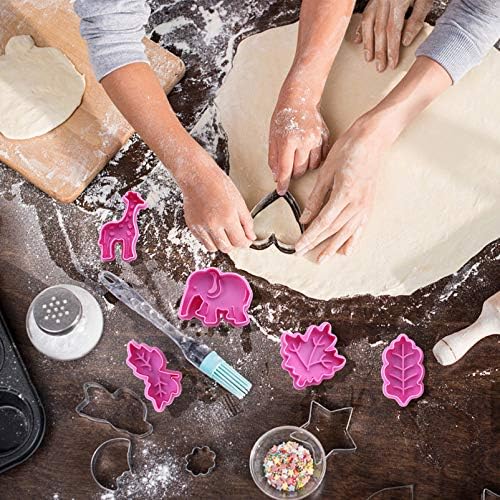 Amosfun Plastic Biscuit Mold Set for Christmas Cookies